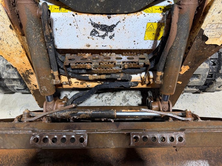 2021-bobcat-t595-image-10