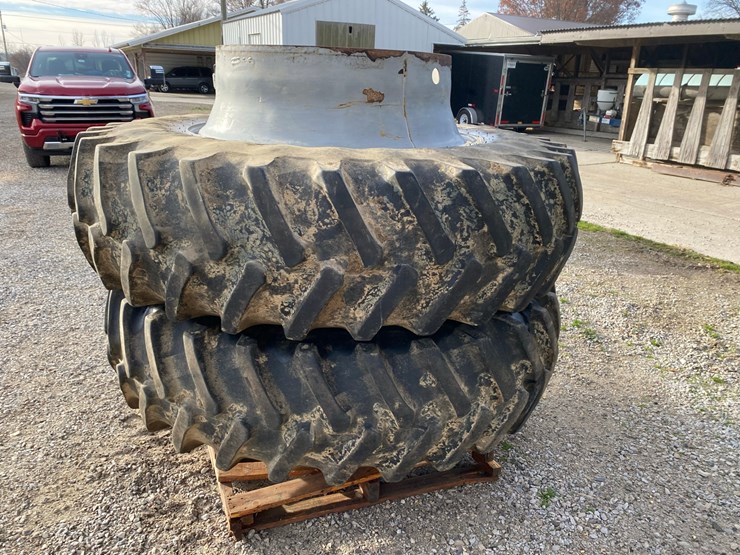 firestone-radial-18.4-38-duals-with-spacers-for-32”-combine-wheels-image-8