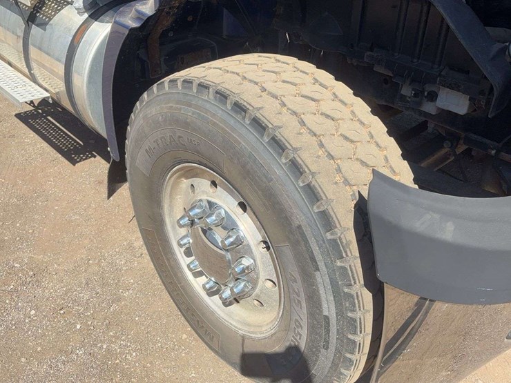 2010-international-lf517-lone-star-dump-truck-image-26