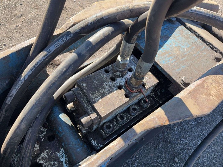 okada-hydraulic-breaker-image-6