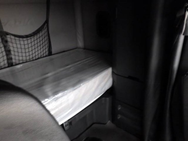 freightliner-cascadia-126-image-9