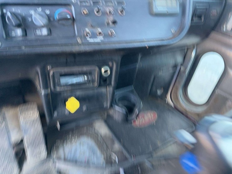 2004-peterbilt-357-image-76