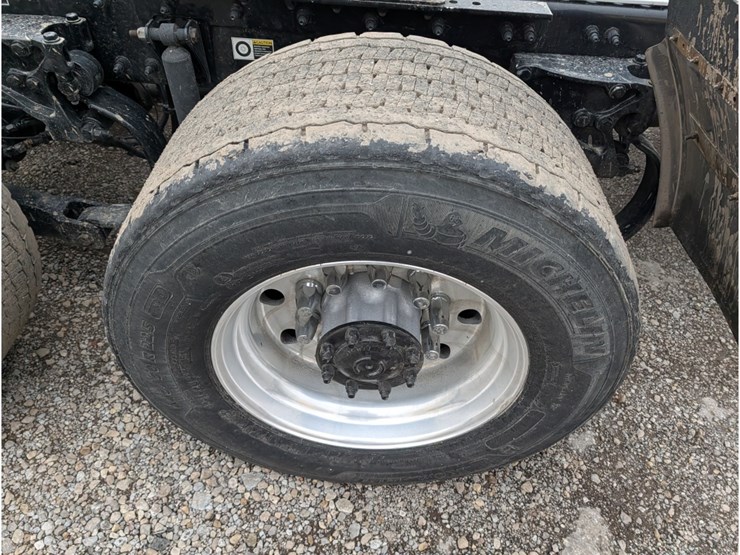 2020-kenworth-t680-image-6