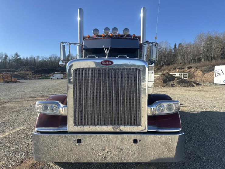 2012-peterbilt-389-image-8