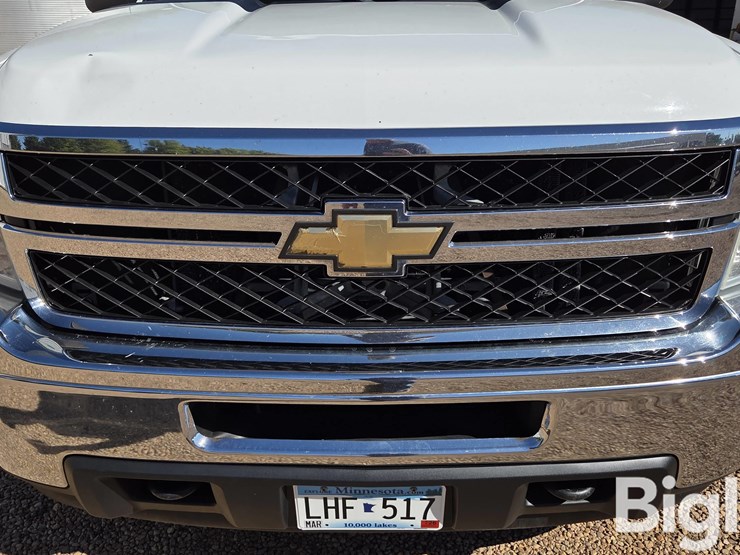 2011-chevrolet-silverado-2500-image-11
