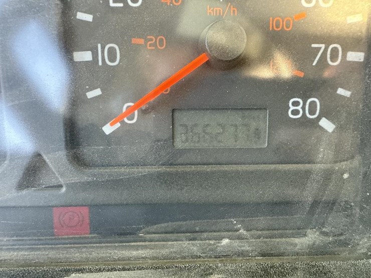 #1994-•-1999-volvo-day-cab-truck-tractor-image-51