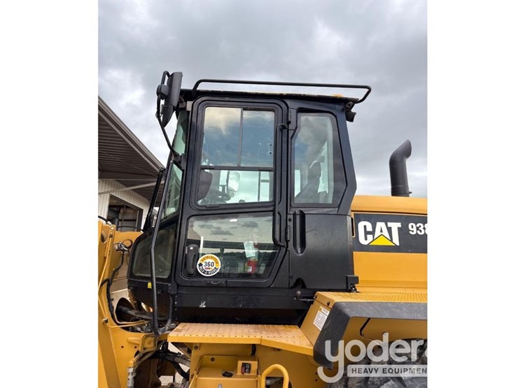 caterpillar-938m-image-12