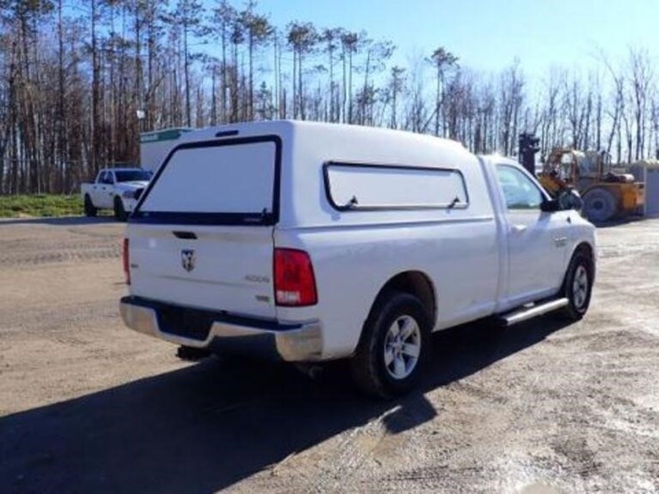 ram-1500-slt-image-5