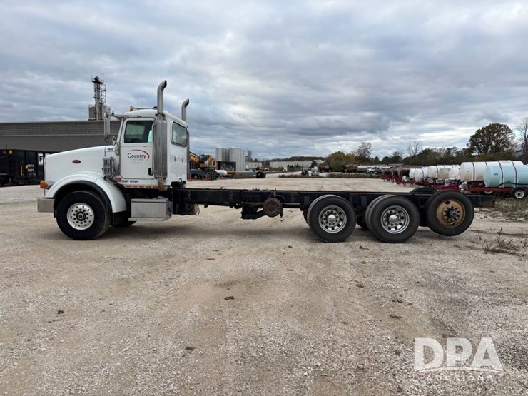 peterbilt-378-image-23