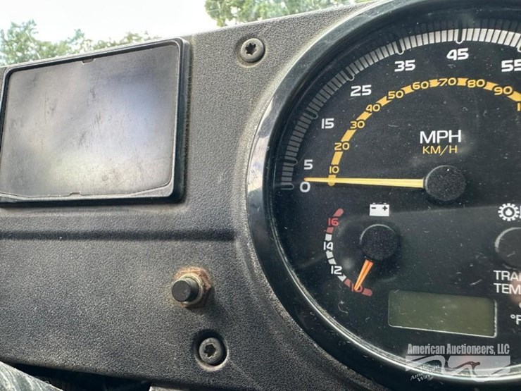 2015-mack-leu613-image-18