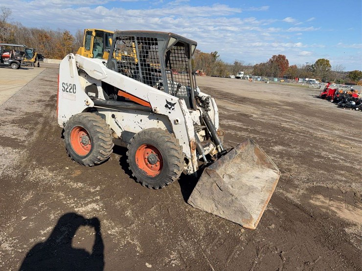 bobcat-s220-image-2