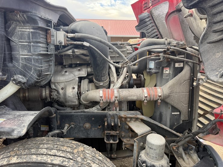 2019-freightliner-cascadia-125-image-16