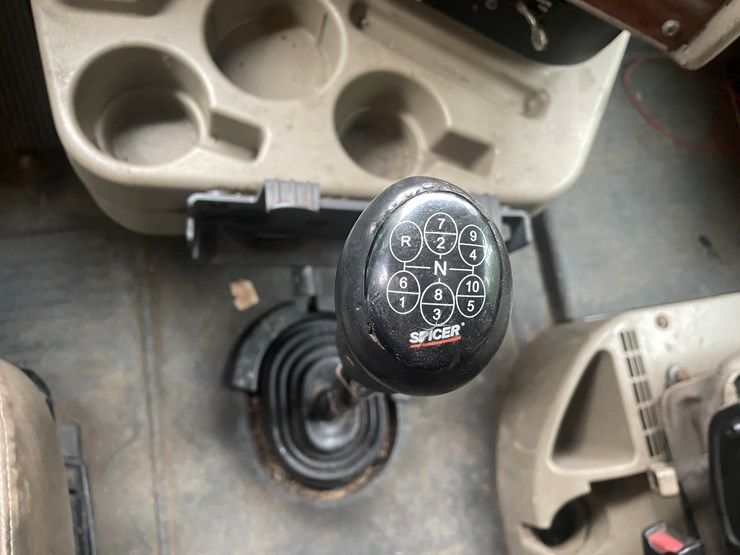 #210-•-2009-international-eagle-semi-tractor-(fall-creek,-wi)-(has-wi-title)-image-31