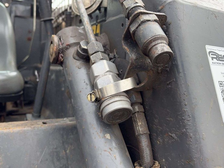 2002-new-holland-ls150-image-17