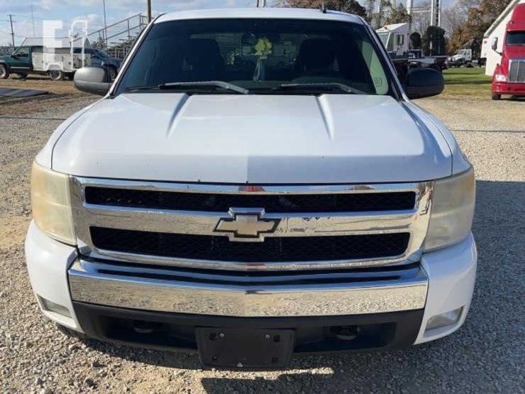 2008-chevrolet-silverado-1500-image-2