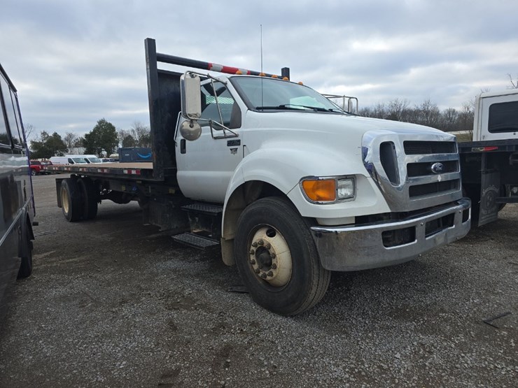 ford-f750-image-1