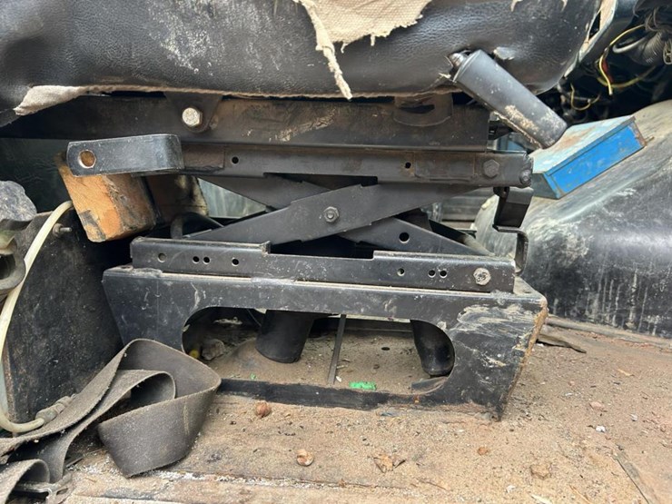 #1427-•-1989-autocar-flatbed-truck-image-40