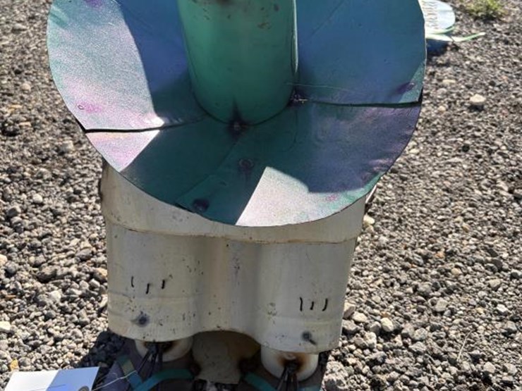 #87-•-metal-art--siesta-statue-image-1