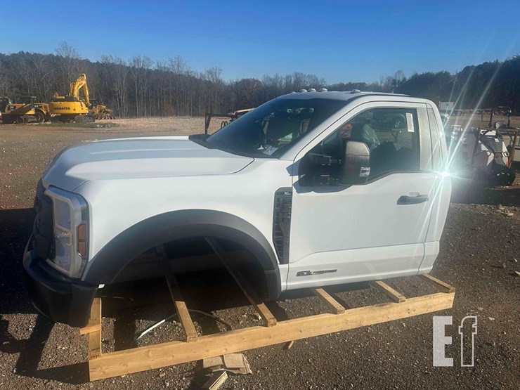 ford-f550-xl-image-1