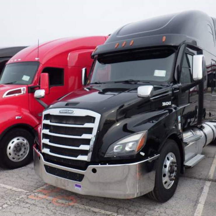 FREIGHTLINER CASCADIA 126