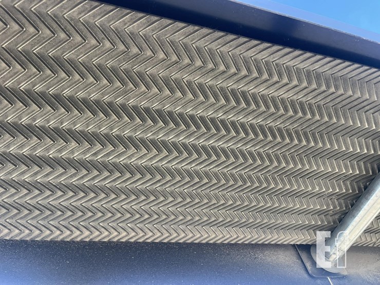 universal-1837-binbuster-field-loader-td-image-11