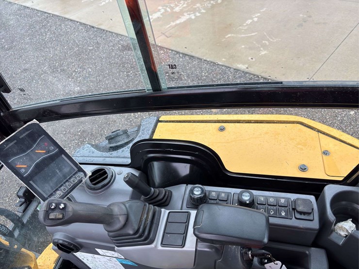 2023-caterpillar-303-image-39