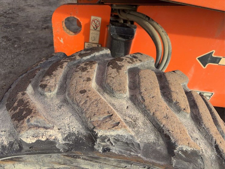 2013-jlg-660sj-image-15