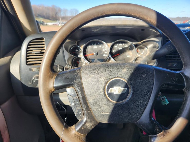 2009-chevrolet-3500-image-46