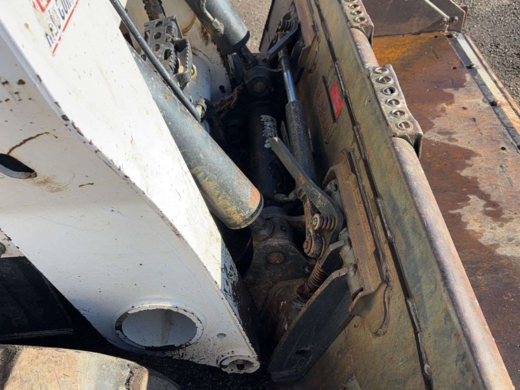 2021-bobcat-t870-image-29