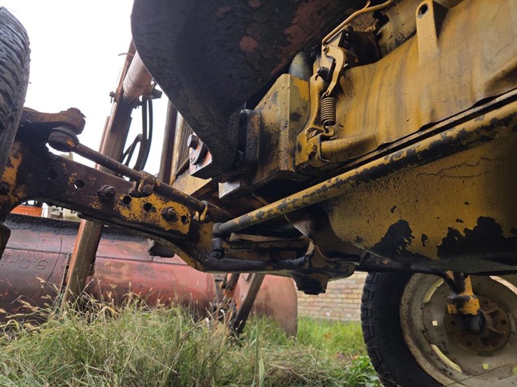 john-deere-300-image-42