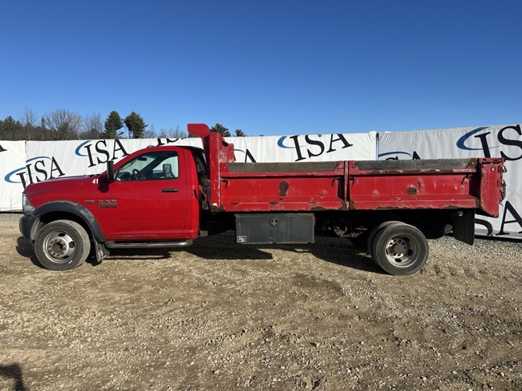 2015-dodge-ram-5500-image-2