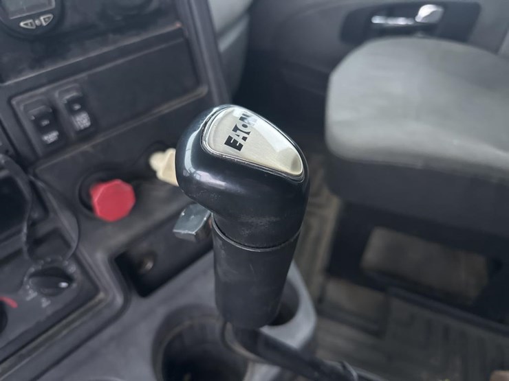 2014-international-prostar-image-34