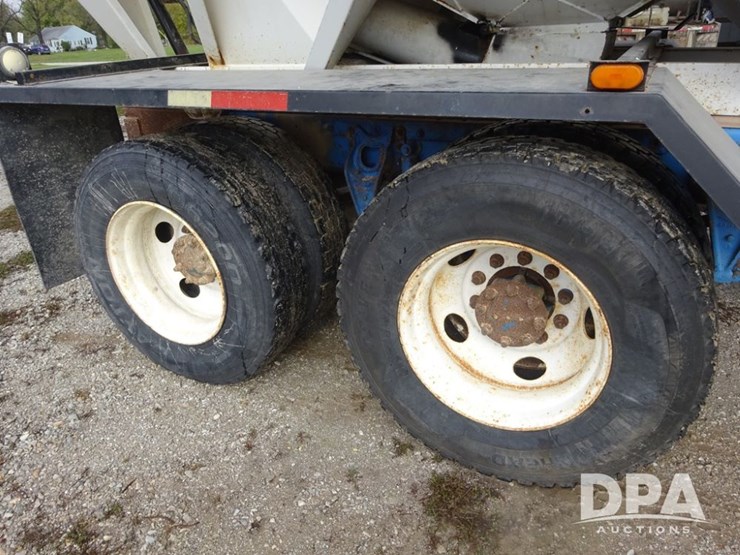 2003-international-8100-image-41