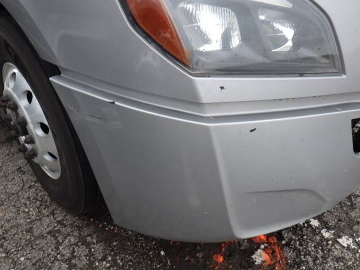 2019-freightliner-cascadia-126-image-5