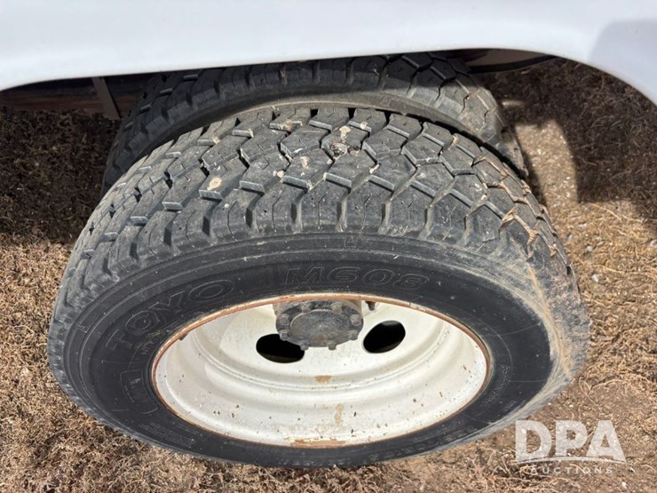 2011-ford-f550-image-43