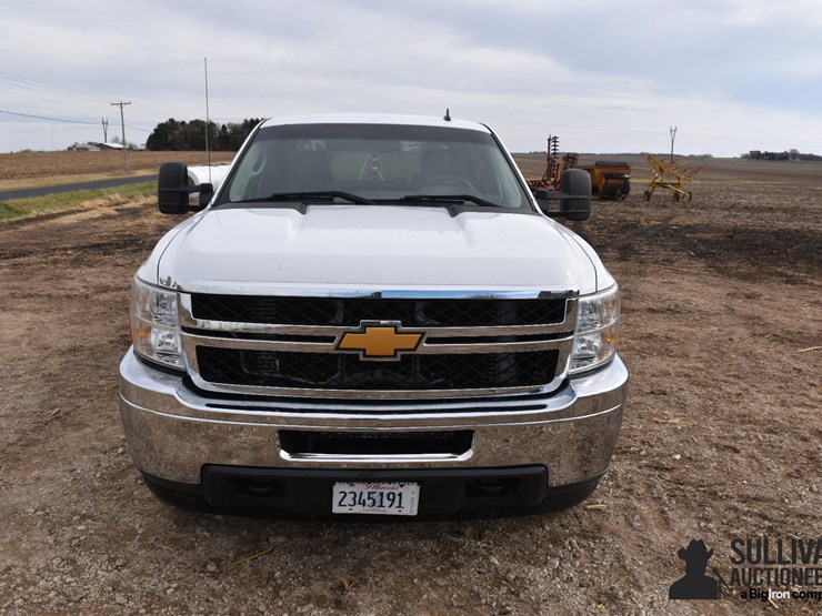 chevrolet-silverado-2500-image-2