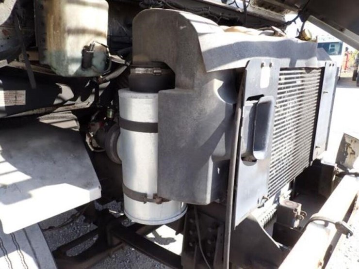 2013-freightliner-mt55-image-33