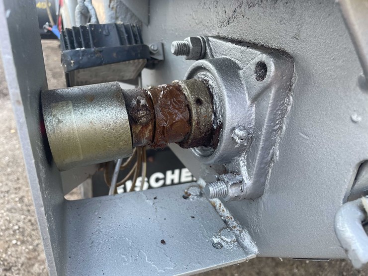 international-4900-image-25