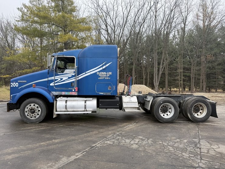 2003-kenworth-t800-image-2
