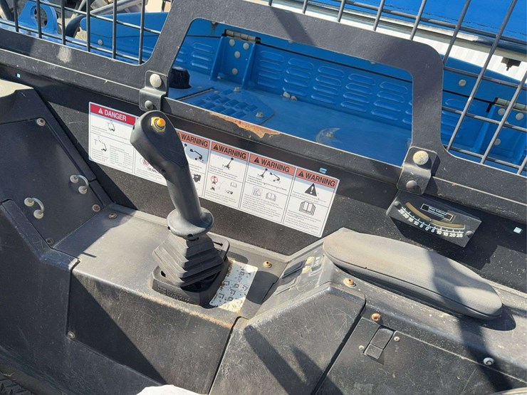 2017-genie-gth844-image-31