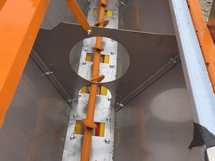 caterpillar-12-image-4