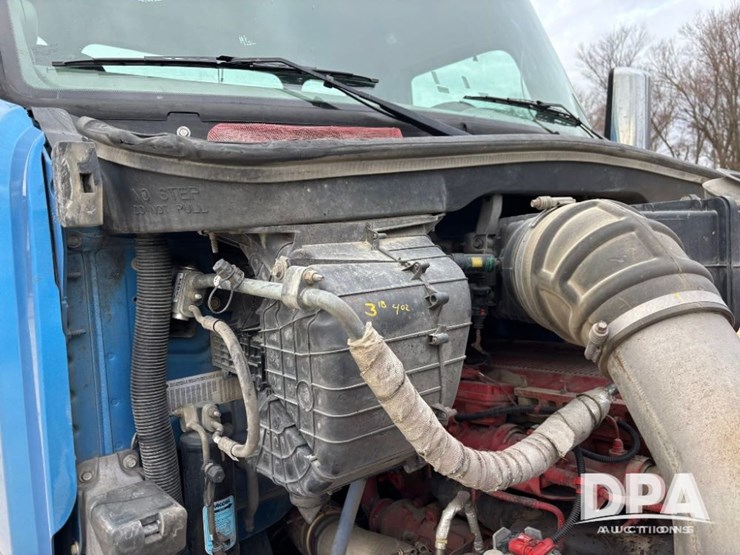 peterbilt-579-image-58