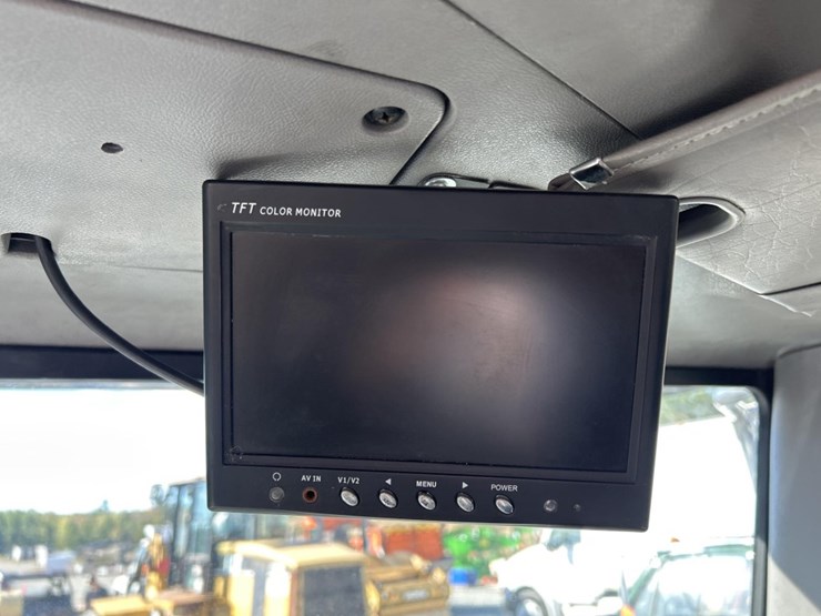 2017-peterbilt-337-image-106