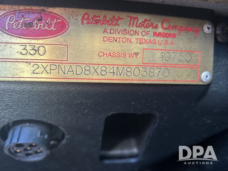 peterbilt-330-image-51