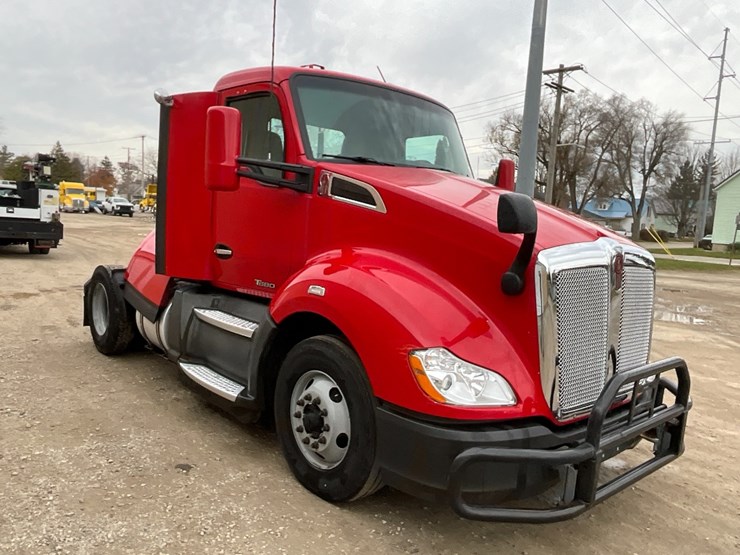 2020-kenworth-t680-image-6