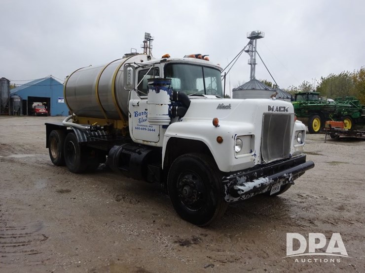 mack-r686st-image-10