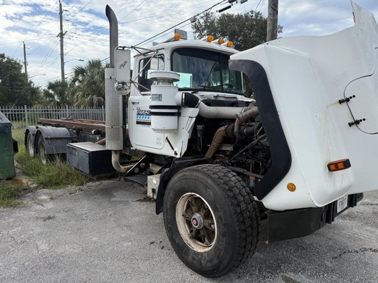 1999-mack-rd600-image-6