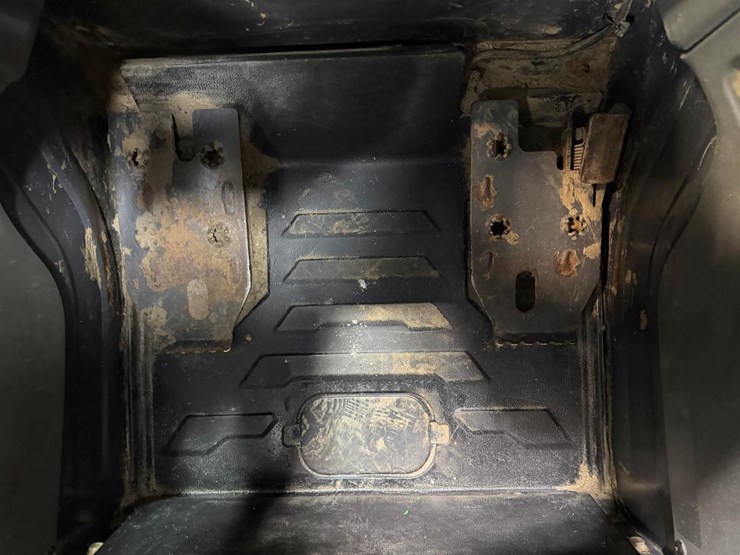 2022-bobcat-t76-image-30