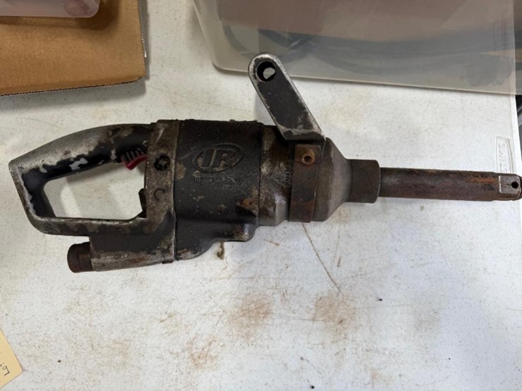 impact-wrench,-angle-grinder,-and-vise-image-2