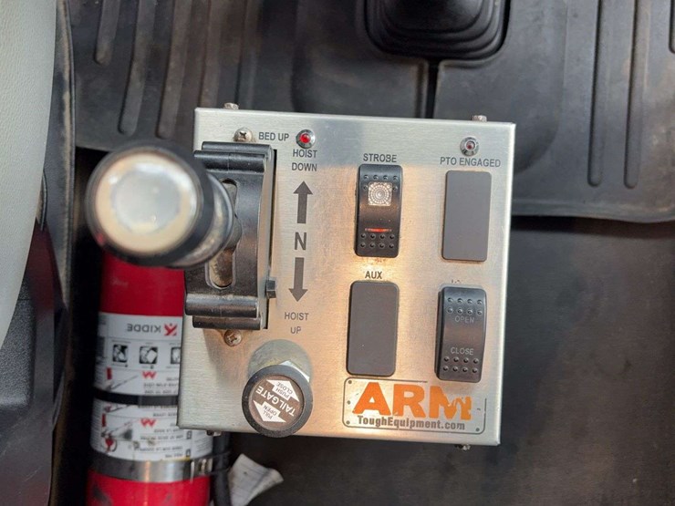 2017-kenworth-t880-image-55